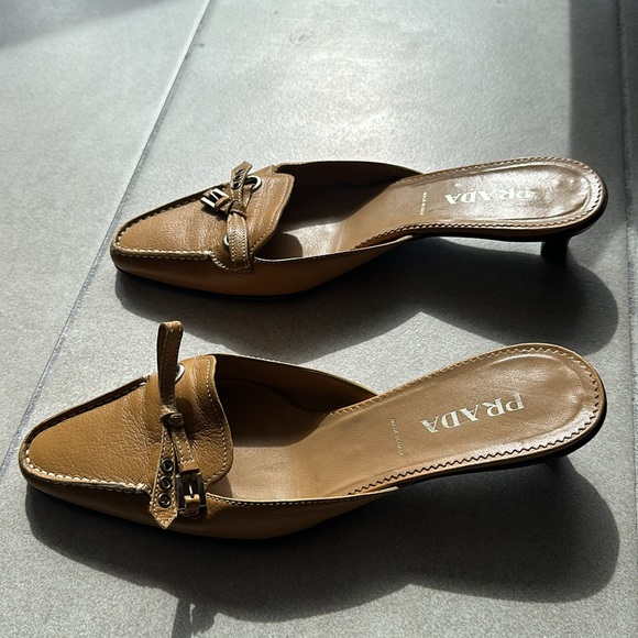 Authentic Prada Leather Kitten Heel Mules - Size 38 (8) - Picture 2 of 6